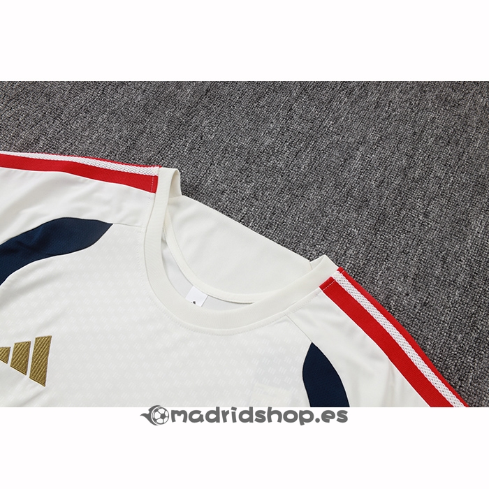 Chandal del Bayern Munich Manga Corta 26-27 Crema - Pantalon Corto